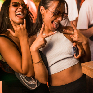 037