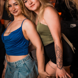 046