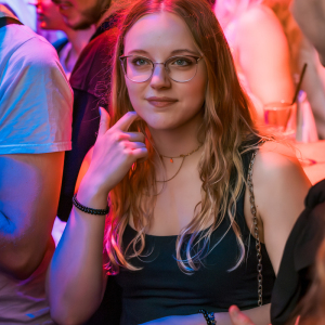 045