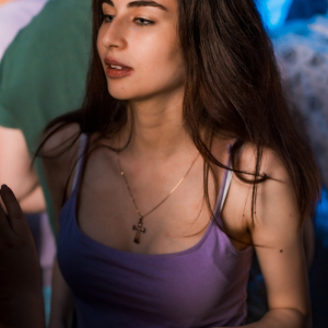 034