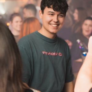 004