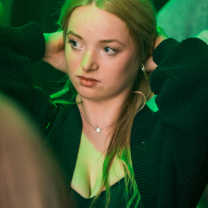 033