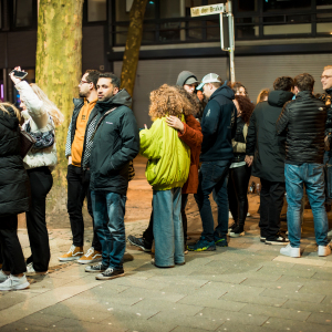 027