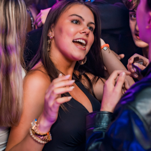 034