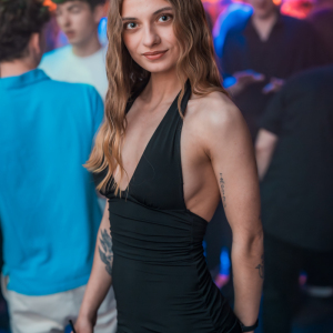 068